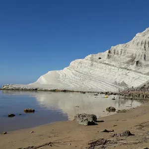 https://la-casa-del-sole-porto-empedocle.sicilyhotelsitaly.net